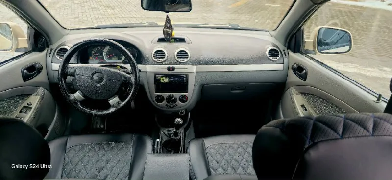 Тех- осмотр пройден диагностическая карта на руках продам. ухоженый, красивый, надежный, вместительный chevrolet lacetti. год выпуска 2011, мотор 1.6 16v пробег 217000 км. любые проверки на вашем сто с вашей стороны приветствуются мкпп 5-ступенчатая механика. 2-хозяина за всё время эксплуатации юр-чистая г. донецк. +79495362484 +79494491943. если не дозвонились, на этом номере есть telegram. авто в хорошем. состояние как внешнее, так и техническое без гнили, коррозии и ржавчины. в дтп не участвовала. все швы и герметики заводские. техническое состояние без нареканий. подвеска обслужена. мотор работает как швейцарские часы. масло не расходует, не дымит, не троит. салон целый чистый и опрятный, комплектация: полный электропакет. кондиционер (холодит как сумасшедший), abs, srs, airbag, гидроусилитель руля электроподъемники всех стекол с давотчиками, электрозеркала, с подогревом led-противотуманки, корректор фар центральный замок, 2-комплекта колёса литые диски на хорошей з 📞 звоните: +7(949)5362484 - фотография - 6