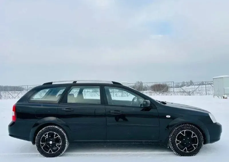 Продам chevrolet лачетти 2012 г 1.8 16 клапанная собственник один хозяин авто как новая гаражное хранение комплектация полная вложение не нужно абсолютно никаких авто местная обслужил полностью два комплекта резины зимние и летние на титановых дисках пробег 67 тысяч. тел +79492966754 📞 звоните: +7(949)2966754 - фотография - 6