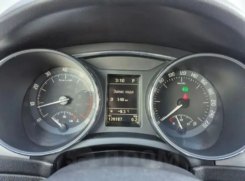 Продам skoda superb 2012 года в отличном состоянии. двигатель 1.8(152 л. с) коробка обычный автомат айсин пробег 122к. км. цена 1.190 🍋 ₽ т. +79494168051 - фотография - 8