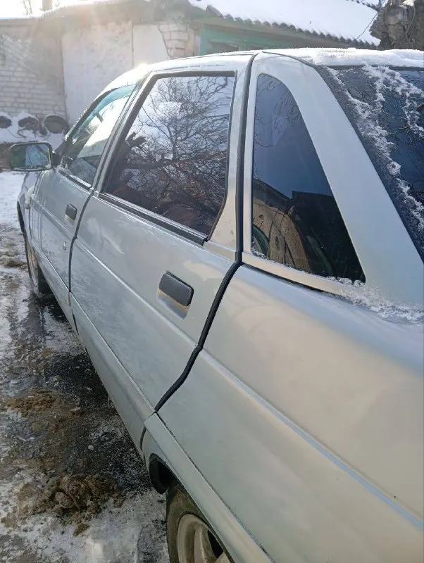 ‼продам ваз 21104 красный луч 2005 года, ✅ по документам все чисто, на пост. учете 181 регион, переоформление в мрэо купля продажи от собственника. пробег 300тыс. , двигатель 1.6, 16 клап. прошлым летом был кап. ремонт двигателя, масло не ест ⛔, фильтра масло недавно меняны, резина зимняя на титанах, есть 2 комп. летней б/у. коробка, сцепление, замок зажигания меняны ✅ 💰цена 260тыс. руб. торг у капота, смотреть машину после 16.00. +79591195400 📞 звоните: +7(959)1195400 - фотография - 6