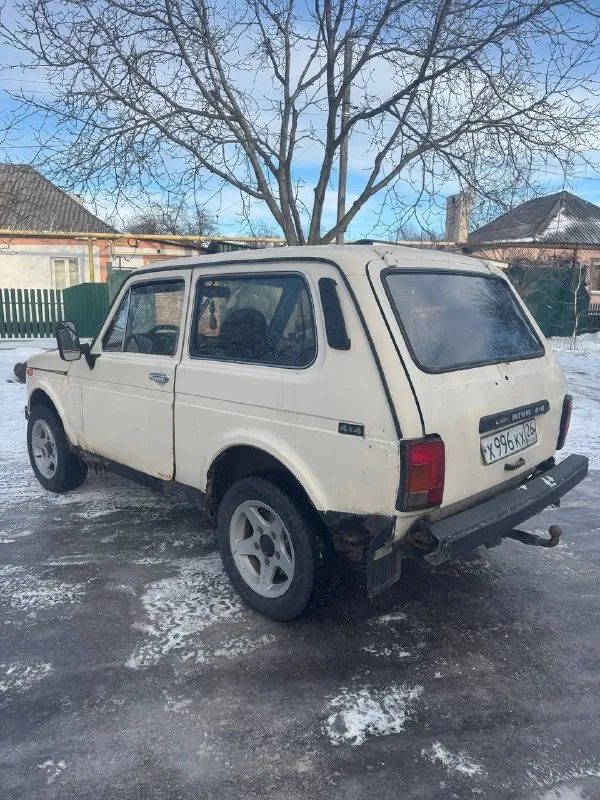 Нива 2121 4х4 1.7 карб газ/бензин цена 225 тысяч рублей. без вложений. завел и поехал. на очень бодром ходу!!! состояние по технике и железу 5 из 5. двигатель бодрый. заводится с пол оборота. масло не ест. новый карбюратор настроенный. хорошая резина, запаска. новый генератор. лонжи и все силовые элементы идеал. коробка не выбивает. блокировка понижайка рабочая. новые мосты. усиленные карданы. новые грузы, гранаты. отличный свет ! по электрике все исправно. отличная нива которая довезёт куда угодно. возможен пригон по договоренности. осмотр макеевка. звонить +79493764526 🛞 запчасти, шины, диски, авторазборки 🅿️ авторынок донбасса 📞 звоните: +7(949)3764526 - фотография - 3