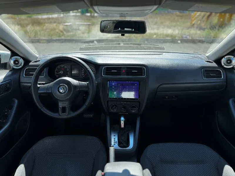 Volkswagen jetta 2014 год двигатель 2.0 атмосферник на 115 сил, - 6ти ступенчатый айсин ( одна из самых надежных связок мотора и акпп у vag) 2 собственника пробег 98.000 км. !!! автомобиль в отличном техническом состоянии, по кузову так же отличное состояние. автомобиль оснащен всем необходимым для комфортной повседневной эксплуатации. по телефону отвечу на все интересующие вопросы ( +79493314719 ). ни каких вложений в автомобиль не требуется. 2 ключа 🔑 цена : 1 200 000 📞 звоните: +7(949)3314719 - фотография - 8