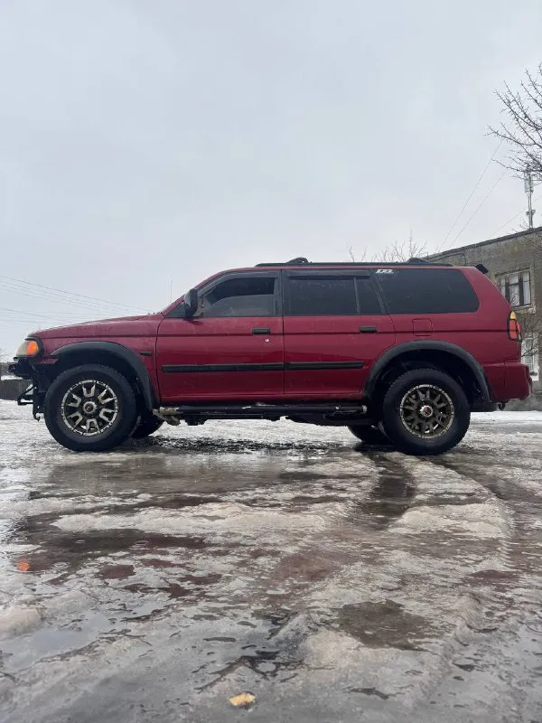 3л акпп по технике ничего не беспокоит, все работает в том числе и кондей. работает четко как калаш движка, коробка во всех режимах переключается не затягивает ничего не тупит в кик дауне иногда может при переключении с 4 на 3 пнуть, раздатка безотказная работает как с завода. новое лобовое, дворники, лампочки оч хорошие, резины шипованая, топливный бак. бампер на него новый есть. по кузову ну такой… боевой, состояние оцениваю на 3 (с 3х метров выглядит четко) салон не прокуренный, не просиженный, есть рэб на него. ценник 650 со всеми плюшками +79494508613 📲 tg: gold fish 📞 звоните: +7(949)4508613 - фотография - 3