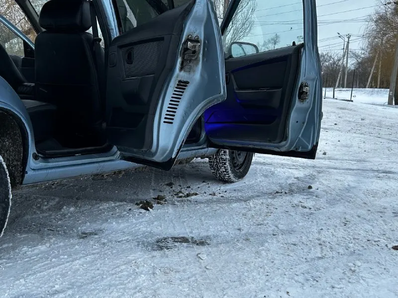 Продам дэу нексия (n150): - цена 285000+торг; - год 2012; - мотор 1,5 на 8 клапанов (a15sms с ланоса); - пробег 164тыс. ; - комплектация максимальная (кондиционер, гур, 4 эсп; подогрев заднего стекла и зеркал, штатная музыка с usb и aux); - осмотр г. мариуполь; - по документам полный порядок, продажа с переоформлением; +79495188603 - богдан. мотор сухой, не дымит, не троит, заводится и едет при любых условиях. кпп в полном порядке, не хрустит, не гудит. ходовка отличная, не стучит, не скрепит. салон в хорошем состоянии, полностью комплектный, весь функционал работает. резина зима на шипах. кузов в отличном состоянии, дно, пороги, лонжероны, стаканы, ниша под запаску, низа дверей, арки, крылья, всё в отличном состоянии, гнили нет. по лкп авто в хорошем состоянии, без серьезных дтп. пишите/звоните. - фотография - 7