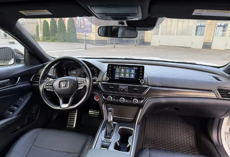 Honda accord sport 2020 год 1.5 турбо бензин ⛽️ оригинальный пробег-76500 км идеальное состояние чёрный потолок новая резина дистроник камера заднего вида хорошая музыка 🎧 климат контроль круиз контроль старт стоп обслужена свежее масло в двигателе и все фильтра все заводские стёкла -включая лобовое безопасность на месте сделана полная шумоизоляция чёрная крыша и зеркала кузов в идеальном состоянии-без царапин и сколов салон как новый диски ровные не варенные-без царапин я хозяин по птс продавать буду тоже я возможен обмен на авто с вашей доплатой тех осмотр пройден 2🍋350 тыс руб +79491077377 донецк. 📞 звоните: +7(949)1077377 - фотография - 10