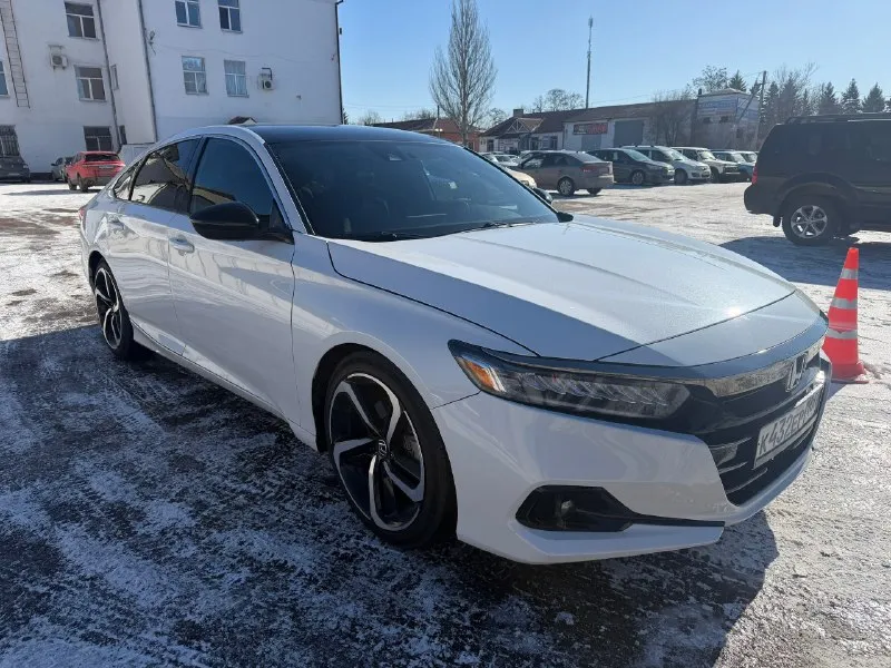 Honda accord sport 2020 год 1.5 турбо бензин ⛽️ оригинальный пробег-76500 км идеальное состояние чёрный потолок новая резина дистроник камера заднего вида хорошая музыка 🎧 климат контроль круиз контроль старт стоп обслужена свежее масло в двигателе и все фильтра все заводские стёкла -включая лобовое безопасность на месте сделана полная шумоизоляция чёрная крыша и зеркала кузов в идеальном состоянии-без царапин и сколов салон как новый диски ровные не варенные-без царапин я хозяин по птс продавать буду тоже я возможен обмен на авто с вашей доплатой тех осмотр пройден 2🍋350 тыс руб +79491077377 донецк. 📞 звоните: +7(949)1077377 - фотография - 2