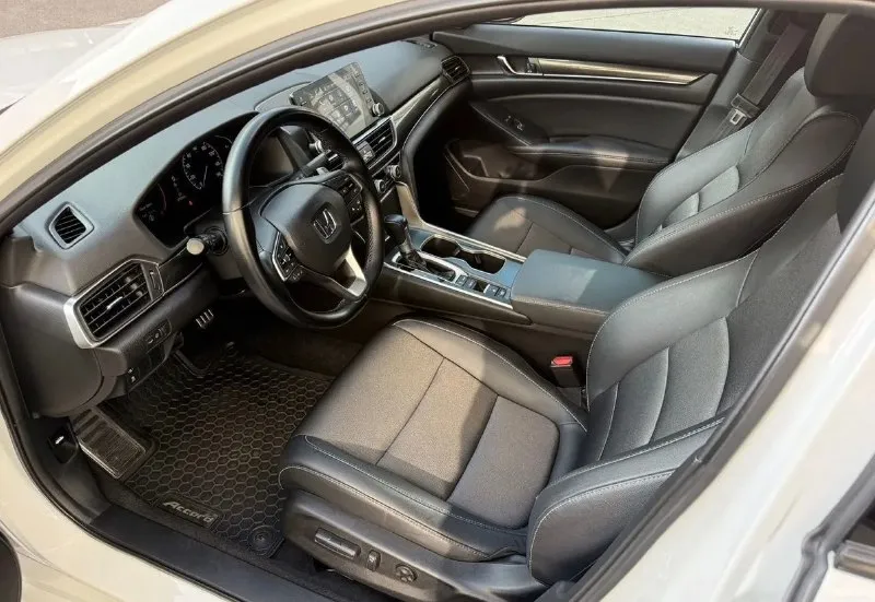 Honda accord sport 2020 год 1.5 турбо бензин ⛽️ оригинальный пробег-76500 км идеальное состояние чёрный потолок новая резина дистроник камера заднего вида хорошая музыка 🎧 климат контроль круиз контроль старт стоп обслужена свежее масло в двигателе и все фильтра все заводские стёкла -включая лобовое безопасность на месте сделана полная шумоизоляция чёрная крыша и зеркала кузов в идеальном состоянии-без царапин и сколов салон как новый диски ровные не варенные-без царапин я хозяин по птс продавать буду тоже я возможен обмен на авто с вашей доплатой тех осмотр пройден 2🍋350 тыс руб +79491077377 донецк. 📞 звоните: +7(949)1077377 - фотография - 9