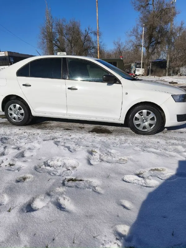 Продам skoda рапид 2015 г. пробег: 141.000 тыс. в отличном состоянии. вложений не требует. могу скинуть видео обзор в телеграмм. осмотр г. макеевка. центральный 6 подъезд 4. звонить предворительно за 1-2. цена 740 тыс. торг. +79495091979 📞 звоните: +7(949)5091979 - фотография - 3