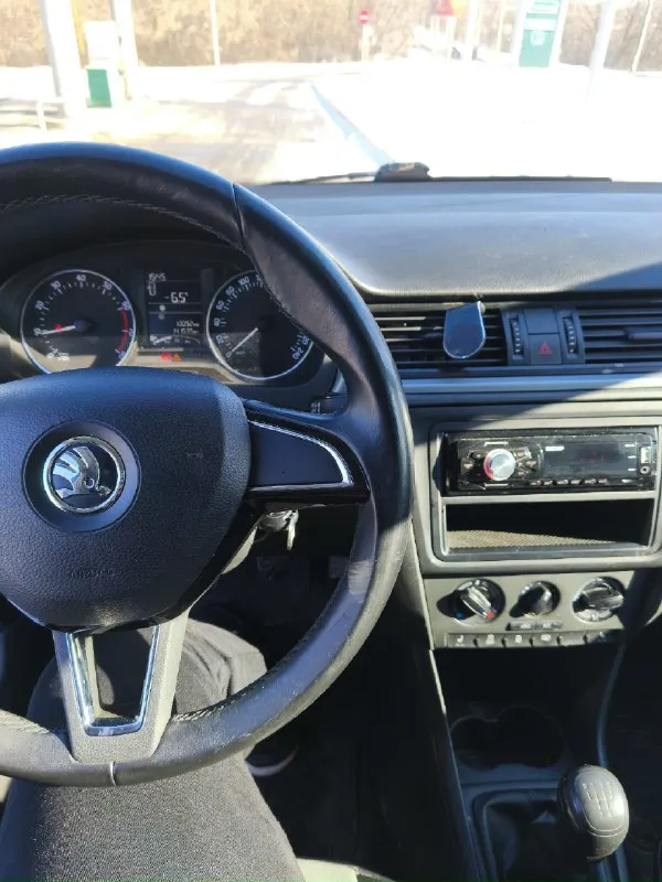 Продам skoda рапид 2015 г. пробег: 141.000 тыс. в отличном состоянии. вложений не требует. могу скинуть видео обзор в телеграмм. осмотр г. макеевка. центральный 6 подъезд 4. звонить предворительно за 1-2. цена 740 тыс. торг. +79495091979 📞 звоните: +7(949)5091979 - фотография - 9