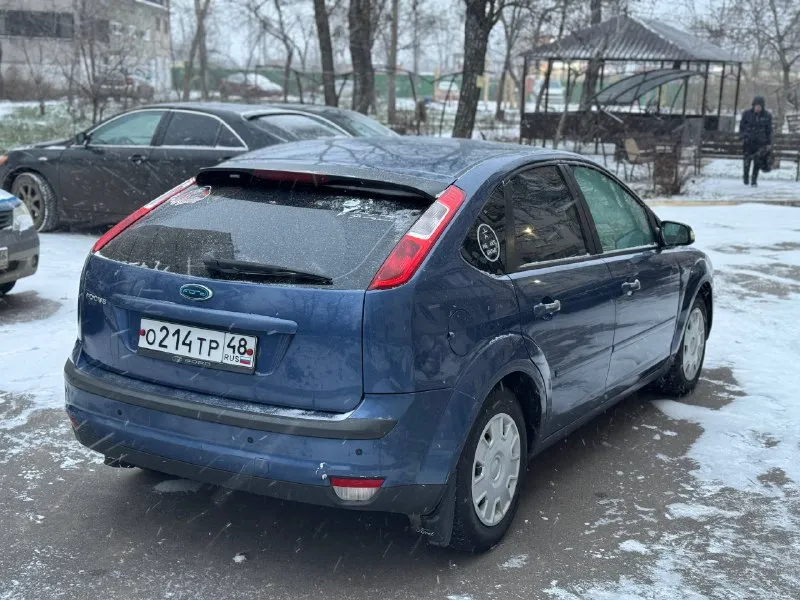 🚙ford focus 🚘 срочная продажа 💰цена - 399.000₽ 🌍 город - мариуполь 📆 год выпуска - 2007 🛞пробег - 249.000 км ⛽️топливо - бензин ⚙️модификация- 1.8 🕹️кпп - механика 🏋🏻‍♂️собственник - да ☎️+79497368266 автомобиль в идеальном состоянии! с оригинальным пробегом 100% полностью обслужен, вложений не требует не каких техника вся на отлично. осенью было сделано большое то. кузов в отличном состоянии!документы абсолютно чистые доп. инфо. по телефону. abs✅ климат✅ 4 эл. подъемника ✅ подушки безопасности✅ эл. регулировка зеркал✅ парктроник✅ - фотография - 4