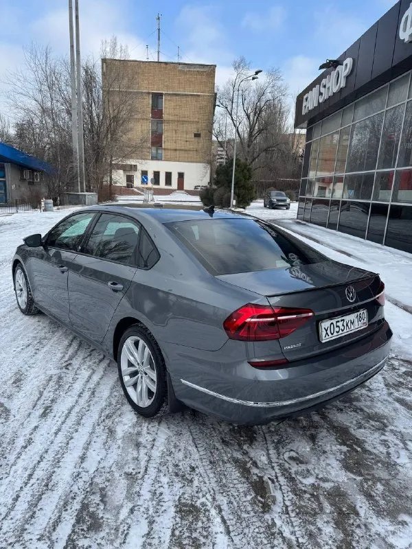🚘 volkswagen passat wolfsburg 2019 ✅ 2018 год / 10 месяц ✅ мотор: 2.0т / бензин / акпп (aisin) ✅ пробег: 68.000 ml 🔥 в редкой комплектации wolfsburg edition: • безключевой доступ, система start-stop, датчики слепых зон. • люк, кожаный салон, обогрев сидений и зеркал, электрорегулировка сидений. • круиз-контроль с датчиком обнаружения препятствий и экстренного торможения. • полногабаритное мультимедиа с carplay, камера заднего вида, диски r18 на новой резине. 🚗 хорошая история авто, родной пробег, полностью обслужен. кузов покрыт керамическим составом. возможен обмен, а также продажа в кредит. 💸 1.850.000 ₽ +79495051515 (+telegram) 📞 🇷🇺 звоните: +79495051515 - фотография - 6