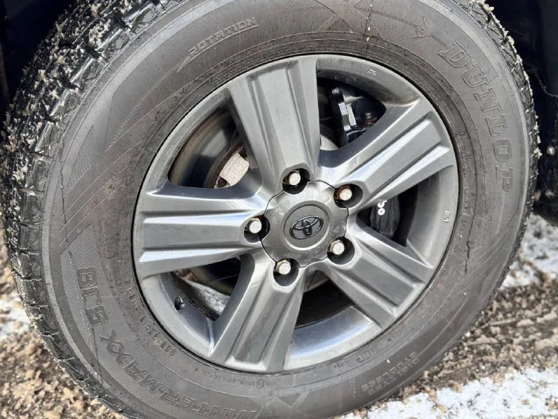 В продаже toyota lc200 две регистрации по факту один собственник отличное техническое и внешнее состояние. продажа с номерами екх на 50 регионе - полная шумо вибро, все двери пол потолок багажник, все полкрылки - ⁠стекла все броне пленка 1200 микрон ( пирог в 4 слоя) - ⁠сиденья передние от 7 бмв (f02) ( подогрев массаж вентиляция) - ⁠подсветка салона и ног диодные лампы филипс теплый свет - ⁠потолок и все стойки алькантара - ⁠усиленные пружины, полностью убирают кивок при торможении - ⁠тормоза брембо в круг, перед от порш кайен, зад от 7 бмв - ⁠тепловизор - ⁠полностью переделанный свет ближний дальний ( на дальнем стоят особые диодные лампы от искателей с катера))) (400 метров дают луч) - ⁠хозяин один но в птс 2 так как машина была в кредит на друга и номера тоже вешались на него - ⁠стоит подогрев топливного фильтра до -50 машина заводится без проблем если лить лукойл евро 5 - ⁠задний ход фонари заменены на диодные цена 3.880.000₽ whatsapp, telegram 89610580248 - фотография - 10