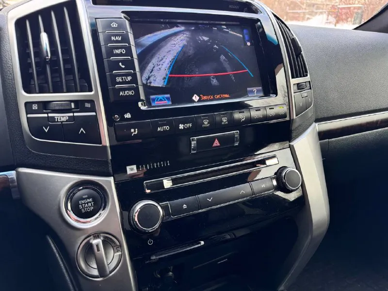 В продаже toyota lc200 две регистрации по факту один собственник отличное техническое и внешнее состояние. продажа с номерами екх на 50 регионе - полная шумо вибро, все двери пол потолок багажник, все полкрылки - ⁠стекла все броне пленка 1200 микрон ( пирог в 4 слоя) - ⁠сиденья передние от 7 бмв (f02) ( подогрев массаж вентиляция) - ⁠подсветка салона и ног диодные лампы филипс теплый свет - ⁠потолок и все стойки алькантара - ⁠усиленные пружины, полностью убирают кивок при торможении - ⁠тормоза брембо в круг, перед от порш кайен, зад от 7 бмв - ⁠тепловизор - ⁠полностью переделанный свет ближний дальний ( на дальнем стоят особые диодные лампы от искателей с катера))) (400 метров дают луч) - ⁠хозяин один но в птс 2 так как машина была в кредит на друга и номера тоже вешались на него - ⁠стоит подогрев топливного фильтра до -50 машина заводится без проблем если лить лукойл евро 5 - ⁠задний ход фонари заменены на диодные цена 3.880.000₽ whatsapp, telegram 89610580248 - фотография - 8