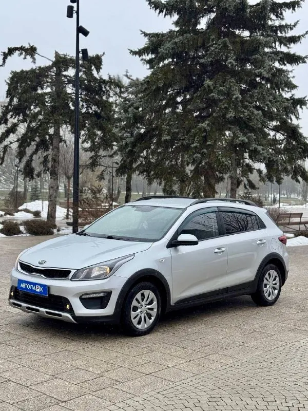 🔘 Kia rio x line

💰Цена: 1 100 000р
🏢Город: мариуполь
📅Год выпуска: 2018
🗒️Пробег: 201 154км.
⚙️Двигатель: 1.6
⛽Топливо: бензин
⚙️Кпп: механика 6-ст

📞 Телефон:

+7-949-727-41-51
+7-949-551-91-52
+7-989-263-55-56

💾 Описание:

Kia rio x-line в комплектации luxe на механической 6-ти ступенчатой кпп - это кросс-хэтчбек с повышенным дорожным просветом, ориентированный на комфорт и практичность в городских и легких внедорожных условиях.

✅ Три владельца, птс оригинал.

✅ Лакокрасочное покрытие без дефектов, два косметических окраса.

✅ Подтвержденный пробег

✅ Все стекла включая лобовое заводские.

Комплектация luxe: в этой версии предусмотрены климат-контроль, электро пакет, кожаный мульти руль, обогрев руля и передних сидений, системы abs, esp, hsa, мониторинг давления в шинах, круиз контроль, сигнализация с автозапуском, задний парктроник.

🏦 Возможна продажа в кредит по двум документам.

Улица шевченко 269 - фотография - 1