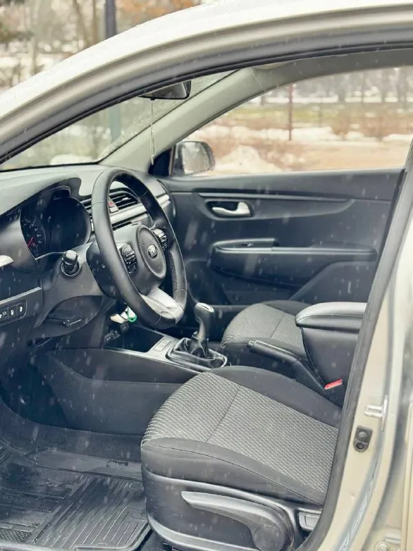 🔘 Kia rio x line

💰Цена: 1 100 000р
🏢Город: мариуполь
📅Год выпуска: 2018
🗒️Пробег: 201 154км.
⚙️Двигатель: 1.6
⛽Топливо: бензин
⚙️Кпп: механика 6-ст

📞 Телефон:

+7-949-727-41-51
+7-949-551-91-52
+7-989-263-55-56

💾 Описание:

Kia rio x-line в комплектации luxe на механической 6-ти ступенчатой кпп - это кросс-хэтчбек с повышенным дорожным просветом, ориентированный на комфорт и практичность в городских и легких внедорожных условиях.

✅ Три владельца, птс оригинал.

✅ Лакокрасочное покрытие без дефектов, два косметических окраса.

✅ Подтвержденный пробег

✅ Все стекла включая лобовое заводские.

Комплектация luxe: в этой версии предусмотрены климат-контроль, электро пакет, кожаный мульти руль, обогрев руля и передних сидений, системы abs, esp, hsa, мониторинг давления в шинах, круиз контроль, сигнализация с автозапуском, задний парктроник.

🏦 Возможна продажа в кредит по двум документам.

Улица шевченко 269 - фотография - 9