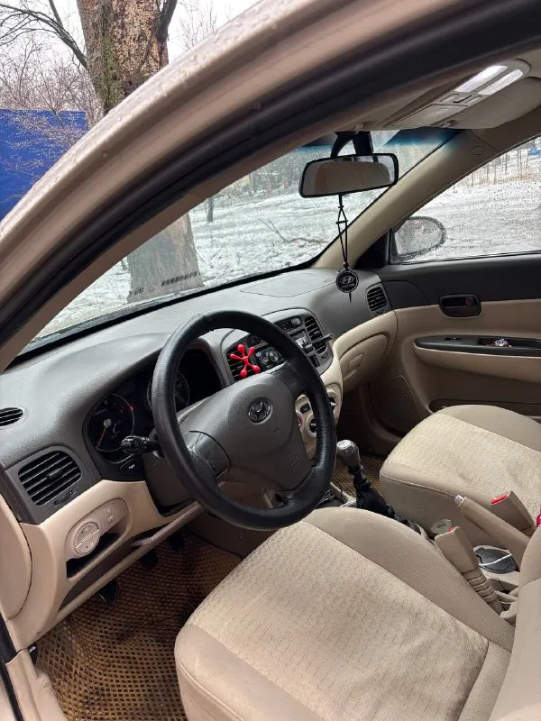 Продам hyundai accent (verna) ✅ двигатель 1.4 2007 год, масло машина не ест совсем, от замены до замены. установлено газовое оборудование, вписано в птс, машина очень экономичная!!! ✅оригинальный пробег: 211 тысяч, 2 владельца за всю историю эксплуатации! ✅ механическая коробка передач, коробка работает идеально. ✅максимальная комплектация данного автомобиля, есть все для комфортной езды. цена данного автомобиля: 450тысяч торг!!! номер телефона: +79494527299 даниил 📲 tg: @cunddlieszov 📞 звоните: +7(949)4527299 - фотография - 1