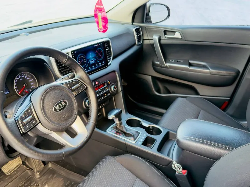 Kia sportage
Рестайлинг!
2019Г бензин 2.0 автомат
Автомобиль весь в заводском окрасе!
Один собственник с автосалона!
Хорошая комплектация есть все для комфортного вождения!
4Wd подключаемый полный привод!
Подогрев сидений передних и задних,
Подогрев руля,
Климат-контроль,
Круиз-контроль,
Камера заднего вида,
Парктроник,
Мульти руль,
Авто свет,
Датчик дождя,
Все остекления родное включая лобовое,
И многое другое….
Юридически чист!
Есть диагностическая карта в мрэо помогу!!!
Переоформление в мрэо!!!
Цена 1.965₽
Все вопросы по тел +79495722131
📞 Звоните: +7(949)5722131 - фотография - 8