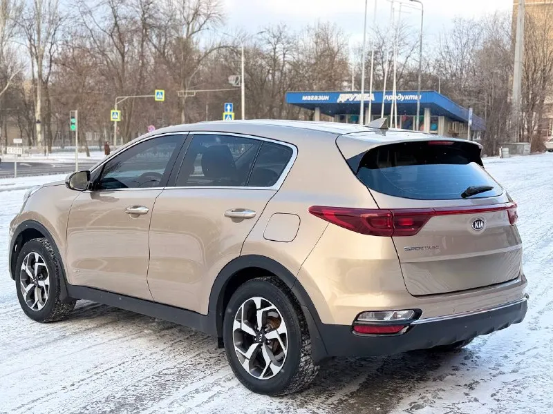 Kia sportage
Рестайлинг!
2019Г бензин 2.0 автомат
Автомобиль весь в заводском окрасе!
Один собственник с автосалона!
Хорошая комплектация есть все для комфортного вождения!
4Wd подключаемый полный привод!
Подогрев сидений передних и задних,
Подогрев руля,
Климат-контроль,
Круиз-контроль,
Камера заднего вида,
Парктроник,
Мульти руль,
Авто свет,
Датчик дождя,
Все остекления родное включая лобовое,
И многое другое….
Юридически чист!
Есть диагностическая карта в мрэо помогу!!!
Переоформление в мрэо!!!
Цена 1.965₽
Все вопросы по тел +79495722131 - фотография - 4