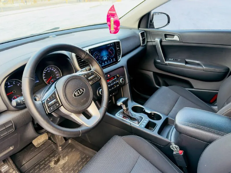 Kia sportage
Рестайлинг!
2019Г бензин 2.0 автомат
Автомобиль весь в заводском окрасе!
Один собственник с автосалона!
Хорошая комплектация есть все для комфортного вождения!
4Wd подключаемый полный привод!
Подогрев сидений передних и задних,
Подогрев руля,
Климат-контроль,
Круиз-контроль,
Камера заднего вида,
Парктроник,
Мульти руль,
Авто свет,
Датчик дождя,
Все остекления родное включая лобовое,
И многое другое….
Юридически чист!
Есть диагностическая карта в мрэо помогу!!!
Переоформление в мрэо!!!
Цена 1.965₽
Все вопросы по тел +79495722131 - фотография - 9