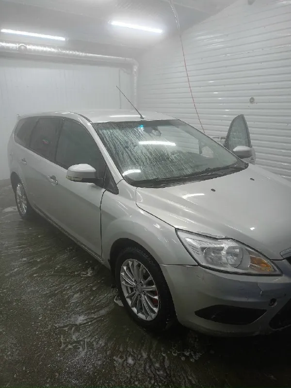 Продам автомобиль ford focus 2 рестайлинг 10 года выпуска автомобиль на местном учёте я хозяин пере оформление в любом виде могу присутствовать в мрэо автомобиль в хорошем состоянии вложений никаких не требует двигатель и коробка в идеальном состоянии ходовая часть тоже в хорошем состоянии комплектация автомобиля кондиционер два стёкла подъемника передних электрозеркала abs датчик света датчик дождя стоит хорошая музыка четыре динамика эстрады сабвуфер два усилителя монитор на 9 дюймов зимняя новая резина на шестнадцатых дисках автомобиль находится макеевке цена автомобиля 550 т. р реальному покупателю торг возле капота а остальные вопросы по номеру телефона +79495091986 звоните в любое время 📞 звоните: +7(949)5091986 - фотография - 7
