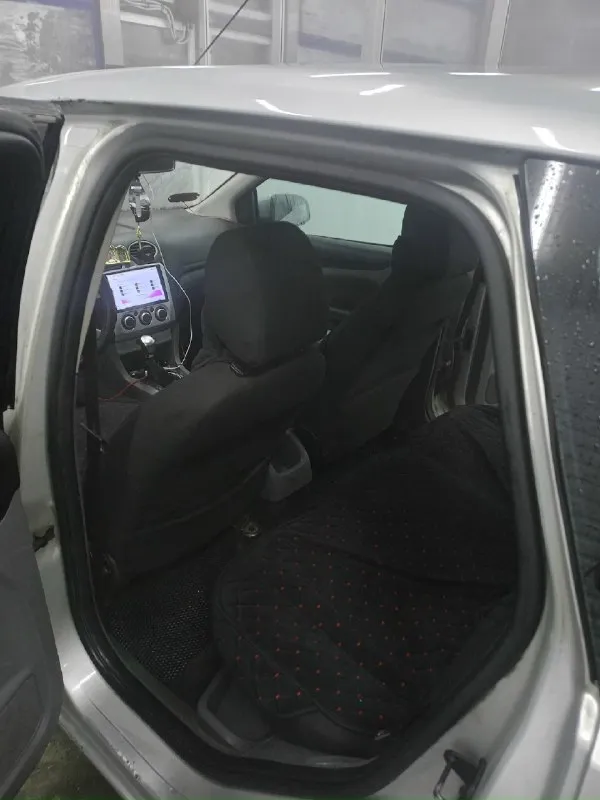 Продам автомобиль ford focus 2 рестайлинг 10 года выпуска автомобиль на местном учёте я хозяин пере оформление в любом виде могу присутствовать в мрэо автомобиль в хорошем состоянии вложений никаких не требует двигатель и коробка в идеальном состоянии ходовая часть тоже в хорошем состоянии комплектация автомобиля кондиционер два стёкла подъемника передних электрозеркала abs датчик света датчик дождя стоит хорошая музыка четыре динамика эстрады сабвуфер два усилителя монитор на 9 дюймов зимняя новая резина на шестнадцатых дисках автомобиль находится макеевке цена автомобиля 550 т. р реальному покупателю торг возле капота а остальные вопросы по номеру телефона +79495091986 звоните в любое время 📞 звоните: +7(949)5091986 - фотография - 8