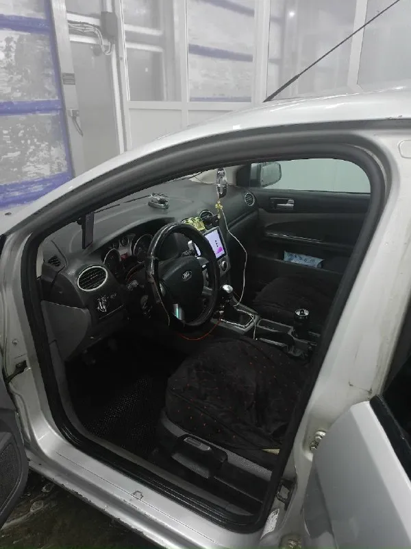Продам автомобиль ford focus 2 рестайлинг 10 года выпуска автомобиль на местном учёте я хозяин пере оформление в любом виде могу присутствовать в мрэо автомобиль в хорошем состоянии вложений никаких не требует двигатель и коробка в идеальном состоянии ходовая часть тоже в хорошем состоянии комплектация автомобиля кондиционер два стёкла подъемника передних электрозеркала abs датчик света датчик дождя стоит хорошая музыка четыре динамика эстрады сабвуфер два усилителя монитор на 9 дюймов зимняя новая резина на шестнадцатых дисках автомобиль находится макеевке цена автомобиля 550 т. р реальному покупателю торг возле капота а остальные вопросы по номеру телефона +79495091986 звоните в любое время 📞 звоните: +7(949)5091986 - фотография - 9