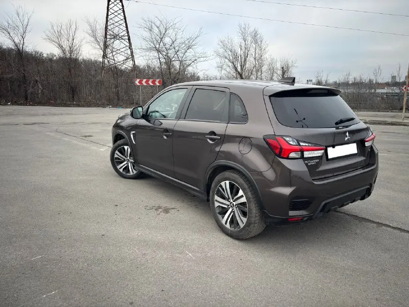 Продам mitsubishi outlander sport 2.0 cvt, 2021, 70 000 км пробег, комплектация se, покупался для себя в 2022 году, один хозяин, полностью обслужен, ничего делать не надо, резина зима-лето, цена 2150000 руб, тел +79493416705 📞 звоните: +7(949)3416705 - фотография - 3