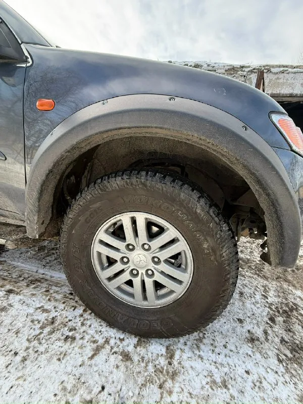 Mitsubishi l200 год 200 продам пикап в нормальном состоянии двс в хорошем состоянии масло не потребя... - фотография