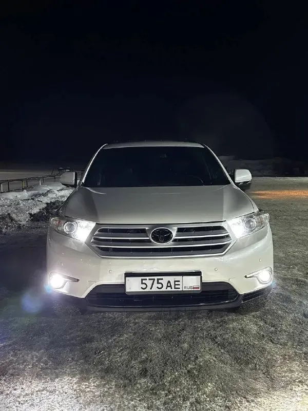 Продам: toyota highlander 7-мест топливо: бензин год выпуска: 2012 (японской сборки) тип кпп: автомат (aisin) ✅ пробег: 145.000 км (оригинальный) - 1 хозяин с автосалона. автомобиль в отличном состоянии, надежный, комфортный. гаражное хранение. ✅ кузов: в отличном состоянии, имеются вторичные окрасы. - двигатель v6, 3.5л, атмосферный, без турбины и прямого впрыска, работает отлично. ✅ комплектация “limited”: - мультимедиа, навигация - кожаный салон, подогрев сидений, двухзонный климат контроль, без ключевой доступ. - 2 комплекта колес / ключей. - звездное небо - фаркоп ✅ документы: - птс оригинал, продажа только с переоформлением в мрео❗ 📍осмотр в г. донецк, калининский р-н. цена: 2.100.000 руб (торг минимальный) обмен не интересует звоните: +7 (949) 470-15-30 📞 звоните: +7(949)4701530 - фотография - 2