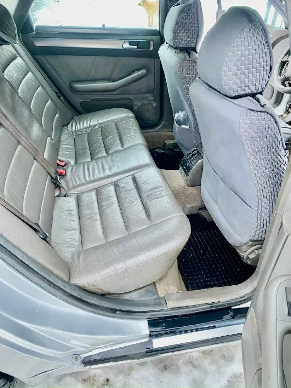 Продам audi a6 c5!2002г,220л. с. !двигатель 3.0 quattro, коробка автомат, пробег 221000км, машина в хорошем состоянии для своих лет!ходовая в порядке, двигатель работает четко, дно, пороги без гнили, низа дверей пошли рыжики!машина в семье два года, за это время многое было заменено в машине, машина до везет в любую точку без каких- либо проблем!любые интересующие вопросы звоните, приезжайте все покажу расскажу без каких либо скрытностей, подводных камней!реальному покупателю хороший торг!цена 580000₽!осмотр авто в иловайске! +79499790504! 📞 звоните: +7(949)9790504 - фотография - 6
