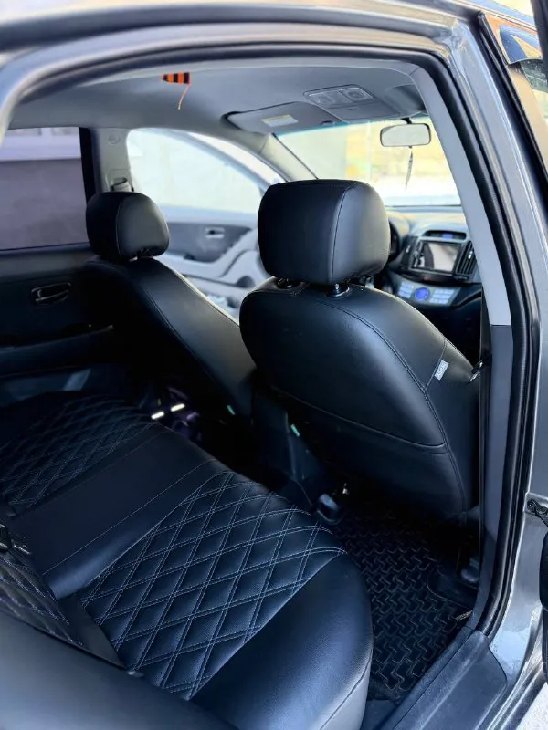 Продам hyudai elantra авто в идеальном состояния 2009 года выпуска машина во владение 2 года полная комплектация коробка передач механическая стоят дорогие галогеновые фары хорошая музыка с планшетом камера заднего вида объём двигателя 1.6 вложений не каких не требует от слово совсем. расходники все поменяны пробег 180.000 родной не смотанный на местном учёте 180 не пригнана авто не билась не красилась стёкла все родные салон чистый не прокуренный по документам любое переформление остальные вопросы по телефону +79490362879 цена 660.000 торг у капота. возможен обмен с вашей доплатой - фотография - 5