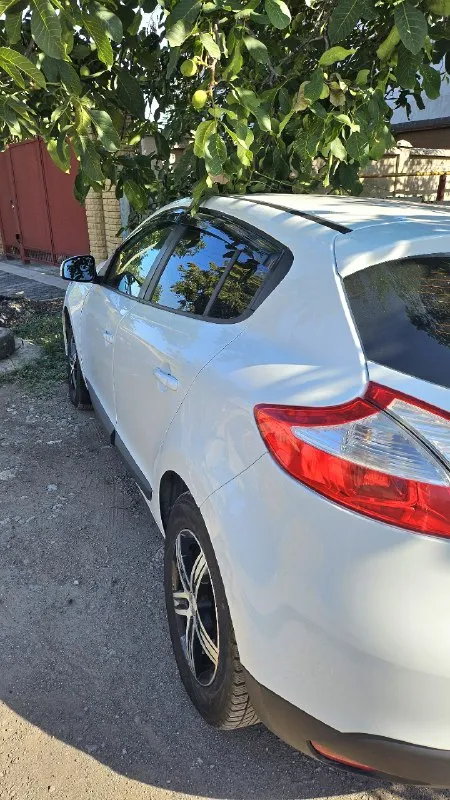 Renault megan ||| 2014г. бензин ( газ метан), коробка автомат, пробег 209000км, технически в отлично... - фотография