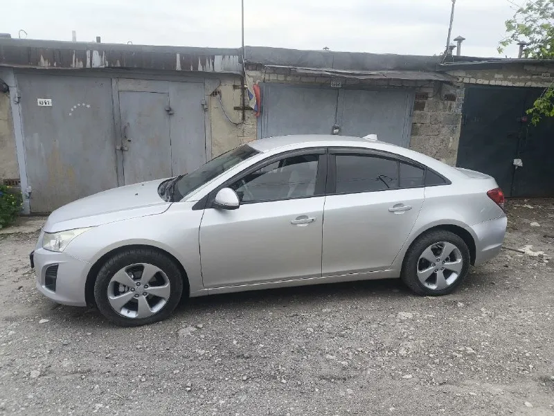 Продам chevrolet cruze 2014 год в отличном состоянии, объем двигателя 1.8 коробка автомат, полная комплектация. полностью обслужена. цена 900000 р. есть торг. тел. +79591925551 📞 звоните: +7(959)1925551 - фотография - 2