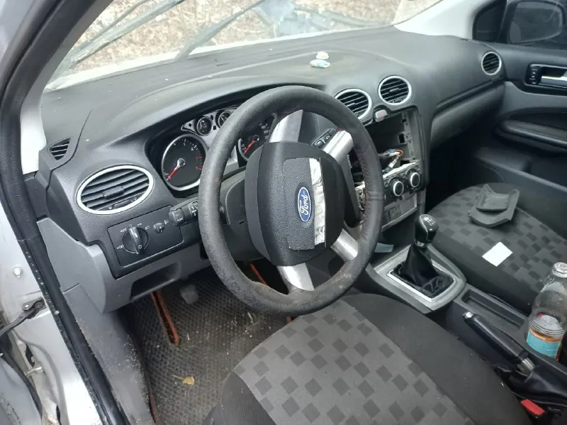 Ford focus 2 рестайлинг 2009г. в. после дтп 1.6 мкпп и коробка целые машина на учёте рф(181), документы в порядке. цена 100 000р. торг г. алчевск +79591883888 📞 звоните: +7(959)1883888 - фотография - 4