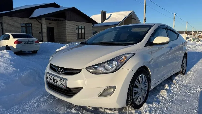 В продаже 🔥🔥🔥 hyundai elantra(avante)1.6ат🔥🔥🔥 ✅2011год ✅ходовка не гремит ✅мотор масло не ест, цепь менялась недавно ✅владельцев 4, записей 5 ✅комплектация максимальная ✅коробка отлично 6 ступка ✅по кузову всего 2 окраса ✅пробег 266 000км ✅резина зима в отличном состоянии ✅салон кожаный, целый цвет автомобиля creamy white pearl (кремово‑белый перламутр). авто обслужено полностью, вложений не требует. полный электро пакет, двух зонный климат, андроид магнитола, автосвет, и т. д. все опции работают без нареканий. двигатель работает ровно, не дымит, не тратит, масло не расходует вообще. лкп в норме. коробка работает отлично, не гудит не свистит. масла, фильтра, жидкости все заменены цена 🎁785 000 рублей так же интересен обмен с вашей доплатой. возможна продажа в кредит 💴 📱+79496200720 - фотография - 1