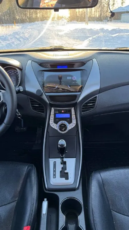 В продаже 🔥🔥🔥 hyundai elantra(avante)1.6ат🔥🔥🔥 ✅2011год ✅ходовка не гремит ✅мотор масло не ест, цепь менялась недавно ✅владельцев 4, записей 5 ✅комплектация максимальная ✅коробка отлично 6 ступка ✅по кузову всего 2 окраса ✅пробег 266 000км ✅резина зима в отличном состоянии ✅салон кожаный, целый цвет автомобиля creamy white pearl (кремово‑белый перламутр). авто обслужено полностью, вложений не требует. полный электро пакет, двух зонный климат, андроид магнитола, автосвет, и т. д. все опции работают без нареканий. двигатель работает ровно, не дымит, не тратит, масло не расходует вообще. лкп в норме. коробка работает отлично, не гудит не свистит. масла, фильтра, жидкости все заменены цена 🎁785 000 рублей так же интересен обмен с вашей доплатой. возможна продажа в кредит 💴 📱+79496200720 - фотография - 6
