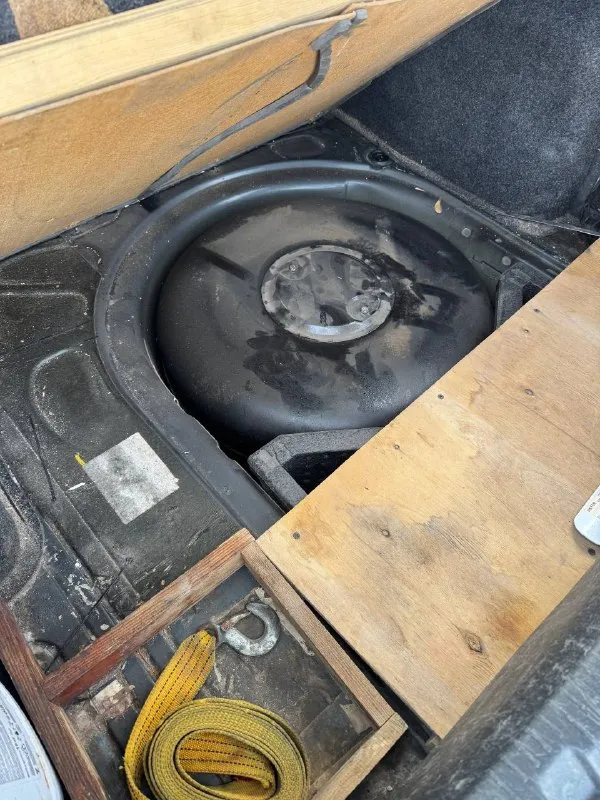 Skoda octavia tour 1.6 mpi (105 л. с.), 2007 г. 📍 донецк 💰 480 000 руб. , торг строго у капота оригинальный автомобиль с прозрачной историей — куплена новой в автосалоне в 2007 году, за все время — 1 владелец по птс. пробег 364 000 км (преимущественно трасса). в такси не использовалась. техника: — двигатель 1.6 mpi (105 л. с.) атмосферный, недавно после капитального ремонта, масло не расходует — 5-ступенчатая механика — без нареканий — подвеска в отличном состоянии — пороги и днище целые — антикоррозийная обработка — новая сигнализация — установлено и зарегистрировано гбо — экономичный расход оснащение: — 4 электростеклоподъёмника с доводчиками — электрозеркала с подогревом — электрокорректор фар — кондиционер обслужен и заправлен — android-магнитола 9" + камера заднего вида + видеорегистратор + bluetooth — управление с руля дополнительно: два комплекта колёс на дисках (зима/лето) автомобиль полностью исправен, вложений на данный момент не требует. 📞 +79490354530 - фотография - 10