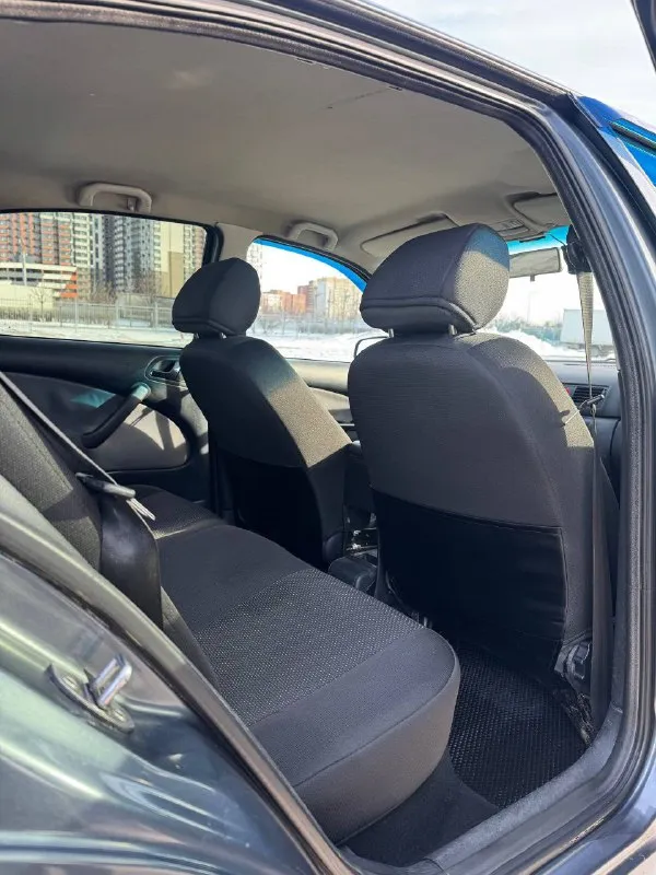 Skoda octavia tour 1.6 mpi (105 л. с.), 2007 г. 📍 донецк 💰 480 000 руб. , торг строго у капота оригинальный автомобиль с прозрачной историей — куплена новой в автосалоне в 2007 году, за все время — 1 владелец по птс. пробег 364 000 км (преимущественно трасса). в такси не использовалась. техника: — двигатель 1.6 mpi (105 л. с.) атмосферный, недавно после капитального ремонта, масло не расходует — 5-ступенчатая механика — без нареканий — подвеска в отличном состоянии — пороги и днище целые — антикоррозийная обработка — новая сигнализация — установлено и зарегистрировано гбо — экономичный расход оснащение: — 4 электростеклоподъёмника с доводчиками — электрозеркала с подогревом — электрокорректор фар — кондиционер обслужен и заправлен — android-магнитола 9" + камера заднего вида + видеорегистратор + bluetooth — управление с руля дополнительно: два комплекта колёс на дисках (зима/лето) автомобиль полностью исправен, вложений на данный момент не требует. 📞 +79490354530 - фотография - 6