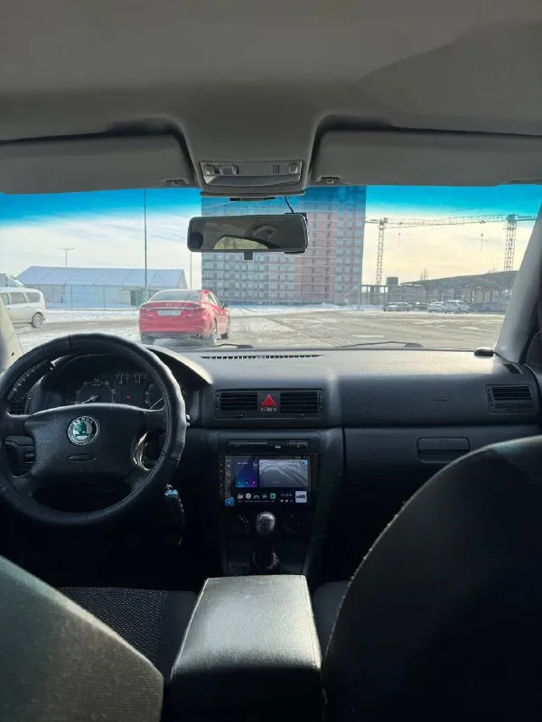 Skoda octavia tour 1.6 mpi (105 л. с.), 2007 г. 📍 донецк 💰 480 000 руб. , торг строго у капота оригинальный автомобиль с прозрачной историей — куплена новой в автосалоне в 2007 году, за все время — 1 владелец по птс. пробег 364 000 км (преимущественно трасса). в такси не использовалась. техника: — двигатель 1.6 mpi (105 л. с.) атмосферный, недавно после капитального ремонта, масло не расходует — 5-ступенчатая механика — без нареканий — подвеска в отличном состоянии — пороги и днище целые — антикоррозийная обработка — новая сигнализация — установлено и зарегистрировано гбо — экономичный расход оснащение: — 4 электростеклоподъёмника с доводчиками — электрозеркала с подогревом — электрокорректор фар — кондиционер обслужен и заправлен — android-магнитола 9" + камера заднего вида + видеорегистратор + bluetooth — управление с руля дополнительно: два комплекта колёс на дисках (зима/лето) автомобиль полностью исправен, вложений на данный момент не требует. 📞 +79490354530 - фотография - 7