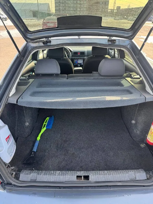 Skoda octavia tour 1.6 mpi (105 л. с.), 2007 г. 📍 донецк 💰 480 000 руб. , торг строго у капота оригинальный автомобиль с прозрачной историей — куплена новой в автосалоне в 2007 году, за все время — 1 владелец по птс. пробег 364 000 км (преимущественно трасса). в такси не использовалась. техника: — двигатель 1.6 mpi (105 л. с.) атмосферный, недавно после капитального ремонта, масло не расходует — 5-ступенчатая механика — без нареканий — подвеска в отличном состоянии — пороги и днище целые — антикоррозийная обработка — новая сигнализация — установлено и зарегистрировано гбо — экономичный расход оснащение: — 4 электростеклоподъёмника с доводчиками — электрозеркала с подогревом — электрокорректор фар — кондиционер обслужен и заправлен — android-магнитола 9" + камера заднего вида + видеорегистратор + bluetooth — управление с руля дополнительно: два комплекта колёс на дисках (зима/лето) автомобиль полностью исправен, вложений на данный момент не требует. 📞 +79490354530 - фотография - 8