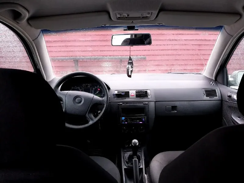 Продам экономичный автомобиль skoda fabia 2007г. двигатель 1,2 по технической части всё работает исправно по двигателю и кпп нет ни каких нареканий, кузов весь живой без гнили, салон для своих лет в нормальном состоянии. кондиционер холодит, печка греет, есть подогрев сидений полностью исправный. документы в полном порядке машина без штрафов и запретов. цена 450 000р + торг +79497089890 📲 tg: @sereban1994 📞 звоните: +7(949)7089890 - фотография - 10