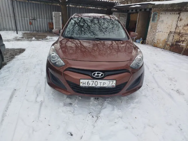 Hyundai i30, 2013. после незначительного дтп с водительской стороны. последствия устранены. менялась водительская дверь, зеркало и передний бампер. документы оригинал, на учете не стоит. осмотр в донецке. цена: 850 000р. +79494592390 - алексей - фотография - 1