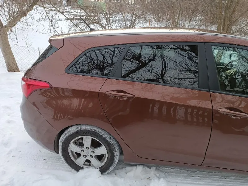Hyundai i30, 2013. после незначительного дтп с водительской стороны. последствия устранены. менялась водительская дверь, зеркало и передний бампер. документы оригинал, на учете не стоит. осмотр в донецке. цена: 850 000р. +79494592390 - алексей - фотография - 4