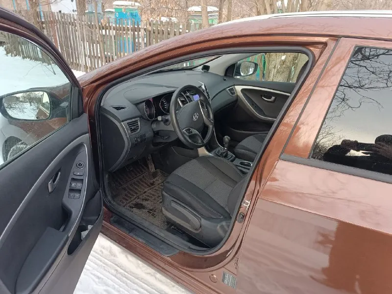 Hyundai i30, 2013. после незначительного дтп с водительской стороны. последствия устранены. менялась водительская дверь, зеркало и передний бампер. документы оригинал, на учете не стоит. осмотр в донецке. цена: 850 000р. +79494592390 - алексей - фотография - 8