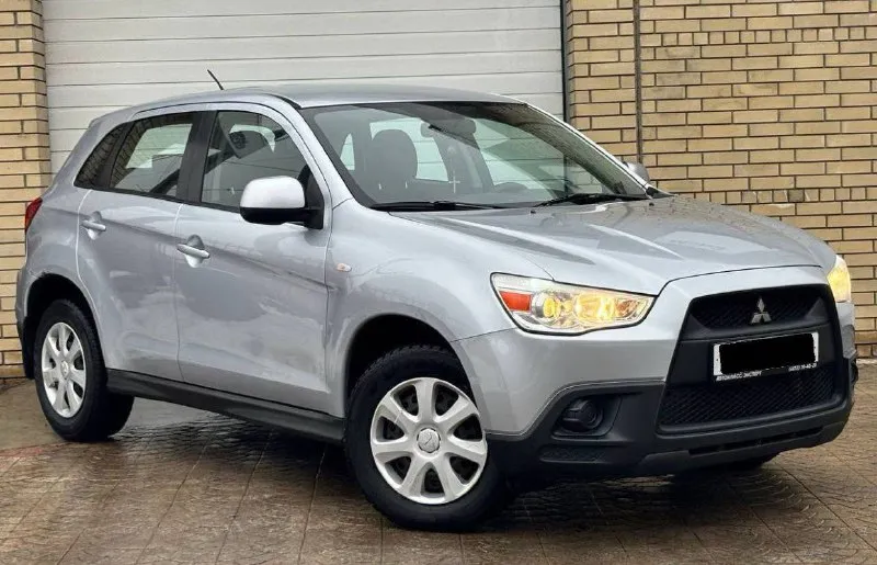 Продам mitsubishi asx год выпуска:2013 объём двигателя:1.6.v16 кпп механическая родной пробег 148.000км один собственник авто без дтп! в родном окрасе! состояние кузова отличное! автотека✅ технически авто без вложений автомобиль обслуживался всегда по регламенту, недавно сделали полное т. о, автомобиль готов к зимней эксплуатации. комплектация: бортовой компьютер, подогрев сидений,4 стеклоподъемника, кондиционер, электро зеркала, противотуманные фары, подогрев стекл, abs esp, aux bluetooth, полный комплект ключей и много чего прочего для комфортного вождения полный пакет документов, тех осмотр пройдет страховка сделана) я собственнк! цена:1.020.000 +79490514189 г. донецк - фотография - 2