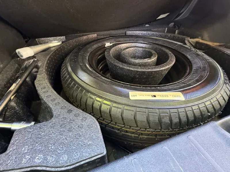 Продам mitsubishi asx год выпуска:2013 объём двигателя:1.6.v16 кпп механическая родной пробег 148.000км один собственник авто без дтп! в родном окрасе! состояние кузова отличное! автотека✅ технически авто без вложений автомобиль обслуживался всегда по регламенту, недавно сделали полное т. о, автомобиль готов к зимней эксплуатации. комплектация: бортовой компьютер, подогрев сидений,4 стеклоподъемника, кондиционер, электро зеркала, противотуманные фары, подогрев стекл, abs esp, aux bluetooth, полный комплект ключей и много чего прочего для комфортного вождения полный пакет документов, тех осмотр пройдет страховка сделана) я собственнк! цена:1.020.000 +79490514189 г. донецк - фотография - 7