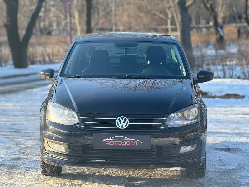Volkswagen polo максимальная комплектация, кузов весь в заводском окрасе! год:2018 двигатель:1.6 бензин (110 л. с.) кпп: автомат привод: передний пробег:149000км цена:1450000₽ 📞 🇷🇺 звоните: +79496107823 - фотография - 2