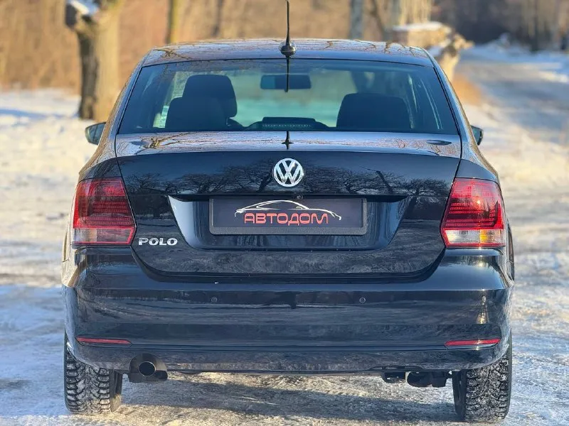 Volkswagen polo максимальная комплектация, кузов весь в заводском окрасе! год:2018 двигатель:1.6 бензин (110 л. с.) кпп: автомат привод: передний пробег:149000км цена:1450000₽ 📞 🇷🇺 звоните: +79496107823 - фотография - 5