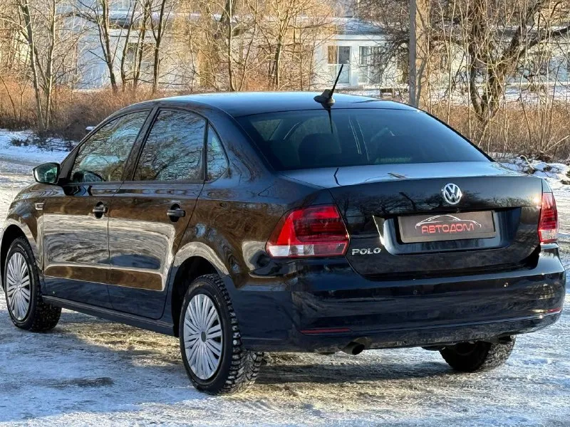 Volkswagen polo максимальная комплектация, кузов весь в заводском окрасе! год:2018 двигатель:1.6 бензин (110 л. с.) кпп: автомат привод: передний пробег:149000км цена:1450000₽ 📞 🇷🇺 звоните: +79496107823 - фотография - 6