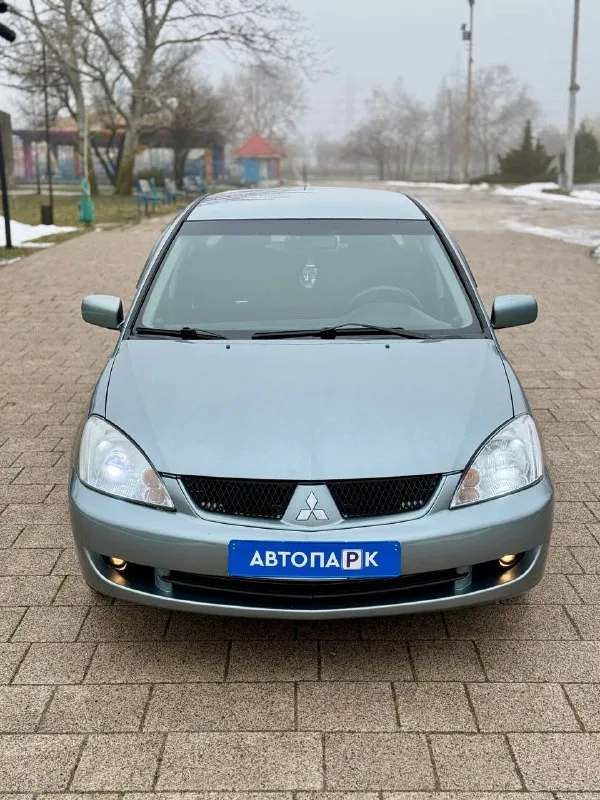 🇯🇵 mitsubishi lancer 9 restyling 💰цена: 550 000р 🏢город: мариуполь 📅год выпуска: 2007 🧾пробег: 196 651км. ⚙️двигатель: 1.6 ⛽топливо: бензин ⚙️кпп: автомат 📞 телефон: +7-949-727-41-51 +7-989-263-55-56 +7-949-551-91-52 💾 описание: легендарный седан с японским качеством будет идеальным выбором для тех кто ищет надежный автомобиль. ✅ оснащен надежным двигателем 4g18 ✅ классическая акпп ✅ южная эксплуатация ✅ отличное состояние ✅ кузов без коррозии шикарная комплектация: полный электропакет, центральный замок, кондиционер, подогрев сидений, электропривод зеркал, птф, android магнитола с вluеtооth, литые диски. улица шевченко 269 🏦 возможна продажа в кредит по двум документам. - фотография - 2